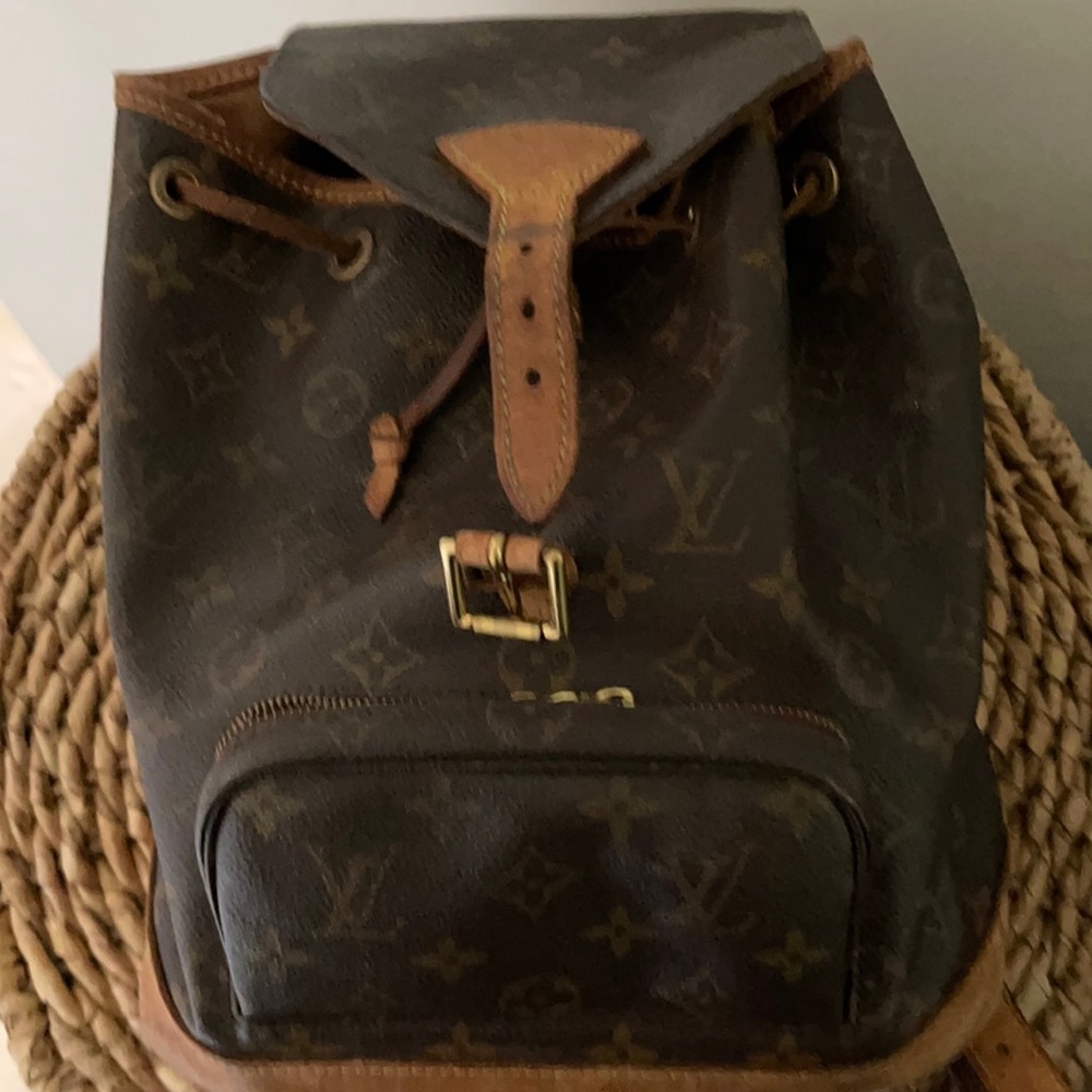 Good condition for a vintage Louis Vuitton